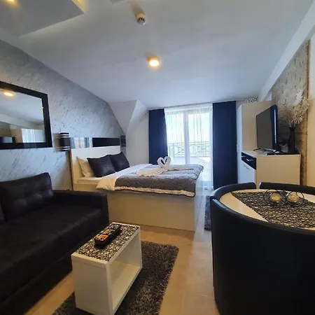 Apartament Milmari P79 *