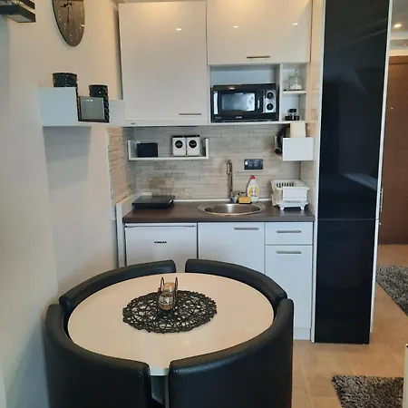 Apartment Milmari P79 *